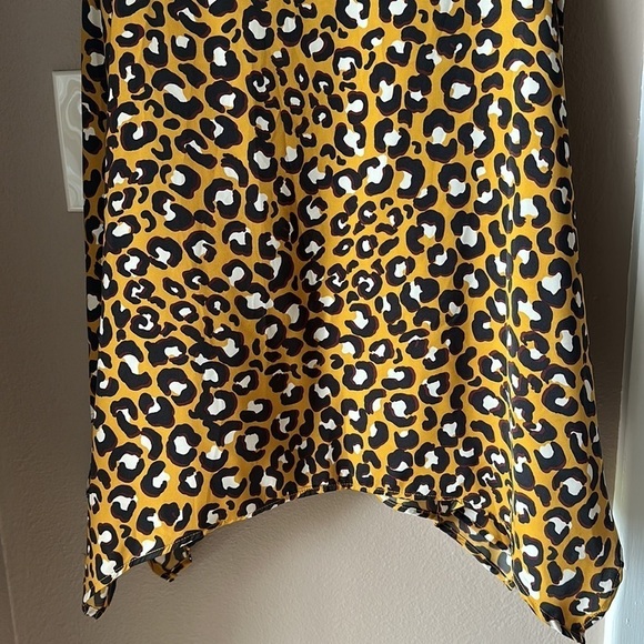 WHO WHAT WEAR Mustard Yellow Leopard Print Side Zip Skirt - Picture 4 of 8